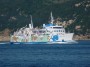 Navi e traghetti in Toscana - Motonave traghetto Moby Ale in navigazione mentre entra nel porto di Portoferraio Isola d